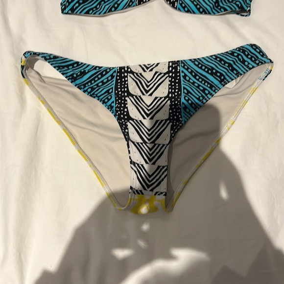 Mara Hoffman bikini - Picture 4 of 7